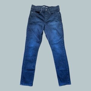 LEVSTRAUSS SIGNATURE
SHAPING
PERFECT PULL-ON SKINNY